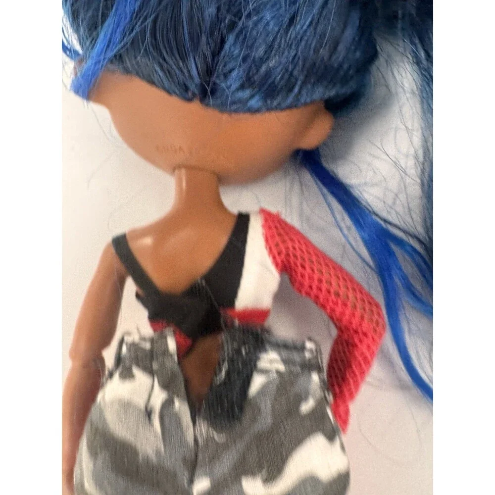 MGA - LOL Surprise! OMG - Downtown BB Girl Doll - Blue Hair, Checkered Lips
